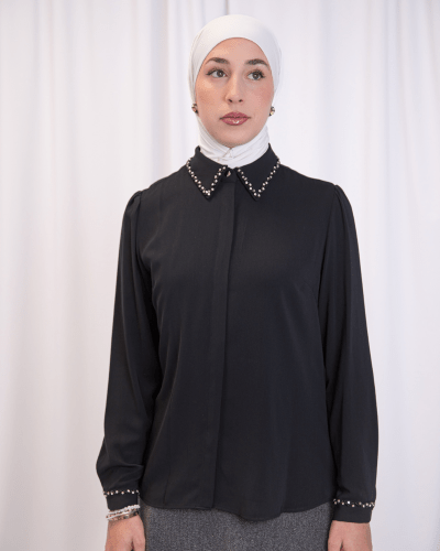 chemise noire élégance perles col bijou